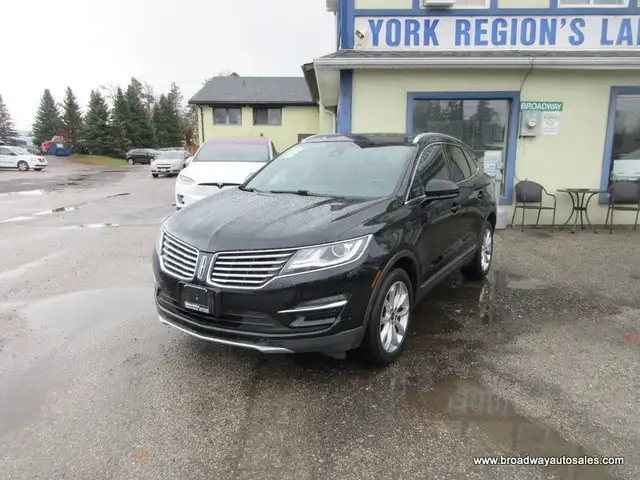 2017 Lincoln MKC ALL-WHEEL DRIVE SELECT-PACKAGE 5 PASSENGER 2.0L in Cars & Trucks in Markham / York Region - Image 4