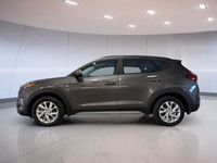 Discover the 2020 Hyundai Tucson Preferred, a versatile SUV designed to meet the demands of Canadian... (image 2)