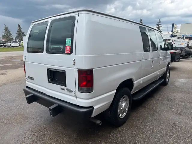 2009 Ford E-250 Cargo Van62934695224577124