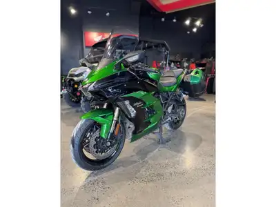 2018 Kawasaki Ninja H2 SX SE 6 vitesses, 4 cylindres, Essence, Système de refroidissement: Refroidi...