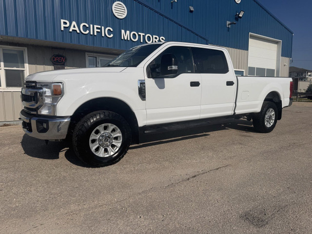 2021 Ford F-250 SD XLT Crew Cab 8' Long Box 4x4 in Cars & Trucks in Winnipeg