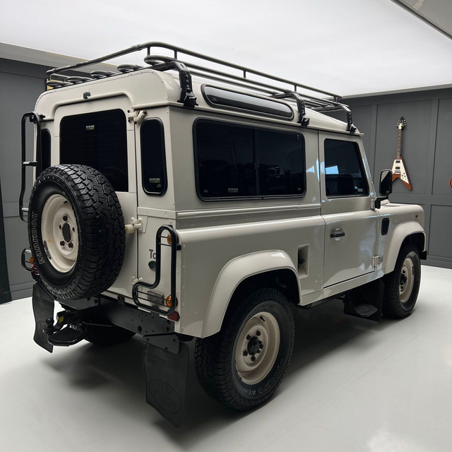1997 Land Rover Defender in Classic Cars in Guelph - Image 2