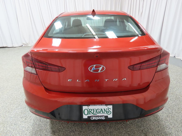 2019 Hyundai Elantra PREFERRED - SUNROOF HEATED STEERING & SEATI in Cars & Trucks in Bridgewater - Image 4