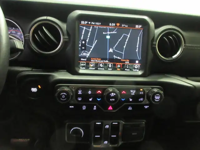 JEEP WRANGLER 2023 UNLIMITED SAHARA 4X4 GPS CUIR CAMERA 38900 KM in Cars & Trucks in Lévis - Image 20