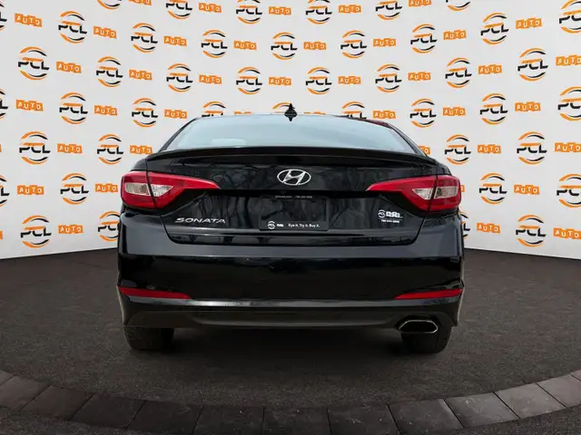 2015 Hyundai Sonata Backup camera Heated seats Bluetooth in Cars & Trucks in Edmonton - Image 7