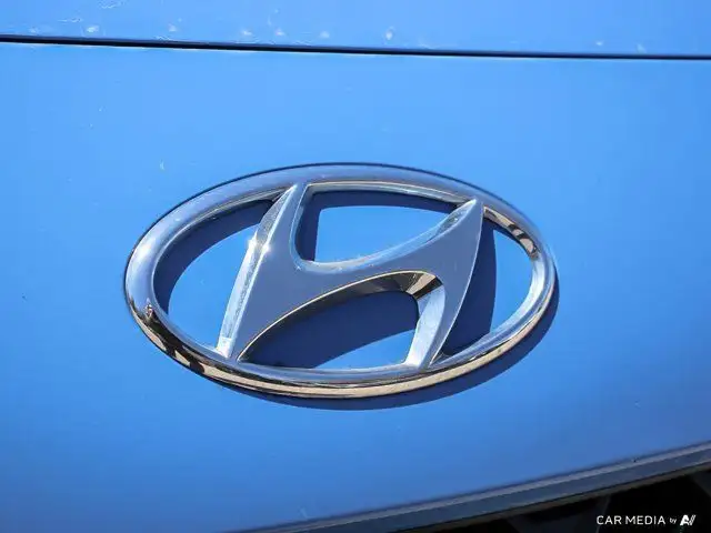 2022 Hyundai Kona Preferred | Awd | Car Play | Back Up Camera in Cars & Trucks in Hamilton - Image 13