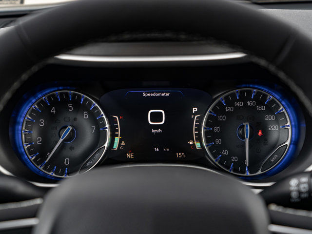 2025 Chrysler Pacifica Select in Cars & Trucks in Barrie - Image 3