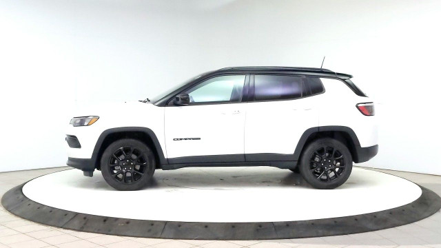 2022 Jeep Compass in Cars & Trucks in Lethbridge - Image 2