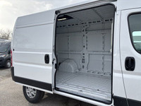 BLACK CLOTH FRONT BUCKET SEATS,BRIGHT WHITE,WHEELS: 16 X 6 PAINTED SILVER ALUMINUM (STD),TIRES: LT22... (image 9)