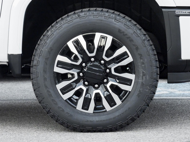 2025 GMC SIERRA 2500HD Denali Ultimate- Diesel | Power Retractab in Cars & Trucks in Markham / York Region - Image 4
