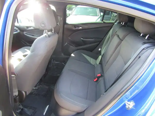 2019 Chevrolet Cruze LT HB RS PKG 1.4L TURBO B.S.A/CAM/H.SEATS/C in Cars & Trucks in Calgary - Image 17