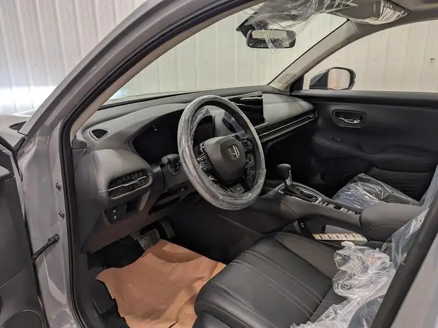 2025 Honda HR-V EX-L Navi in Cars & Trucks in Calgary - Image 13