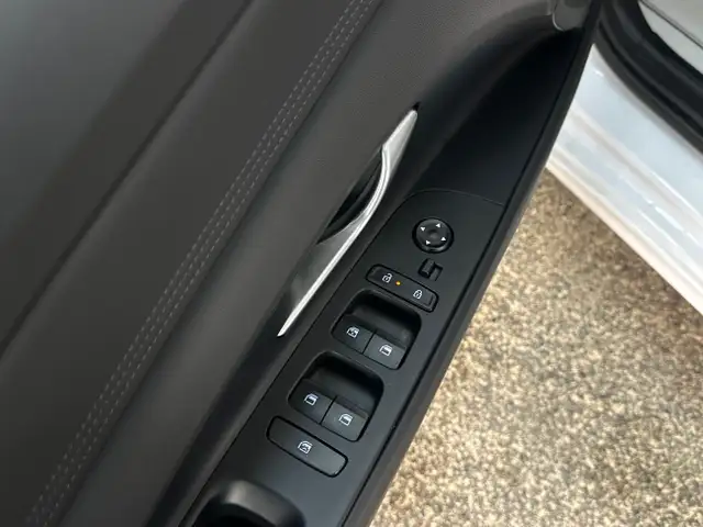 2025 Hyundai Elantra Preferred w/Tech Package SUNROOF/NAVI/80... in Cars & Trucks in Belleville - Image 13