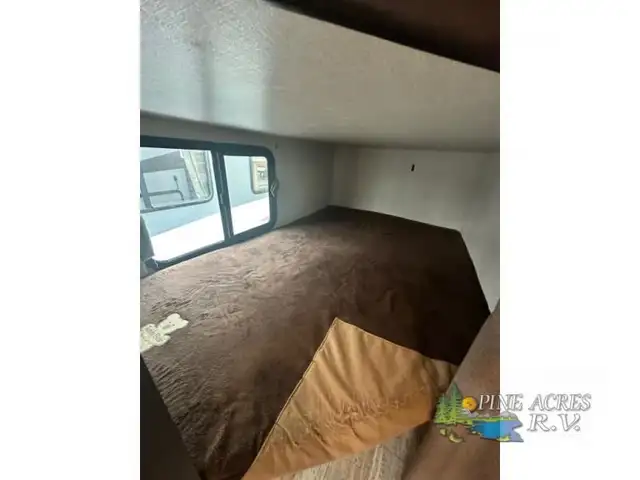 2019 Palomino SolAire Ultra Lite 240BHS in Travel Trailers & Campers in Truro - Image 22