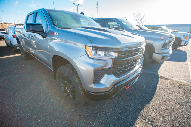 2024 Chevrolet Silverado 1500 LT Trail Boss TOIT + COMMODITÉ 2 in Cars & Trucks in Longueuil / South Shore - Image 3
