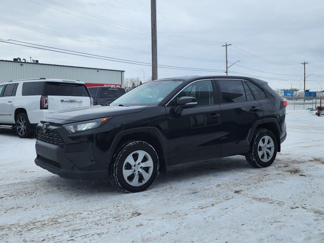 2022 Toyota RAV4 LE AWD in Cars & Trucks in St. Albert - Image 2