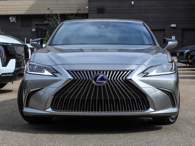 2019 Lexus Es 300h Adaptive Cruise Leather in Cars & Trucks in Edmonton - Image 4