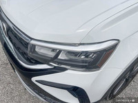 Former Daily Rental: Window Grid And Roof Mount Diversity Antenna, Variable Intermittent Wipers, Ure... (image 5)