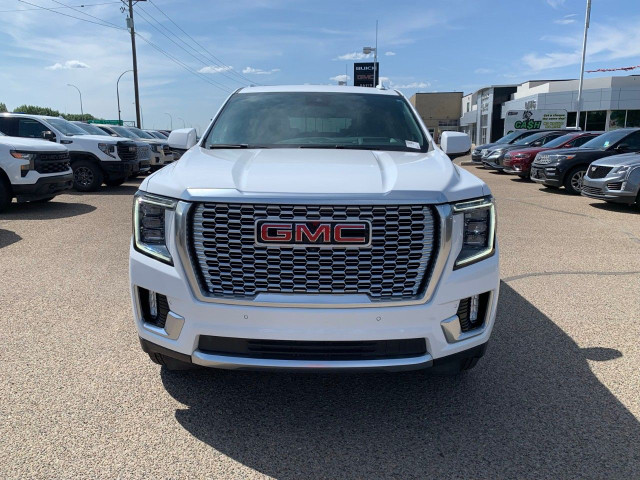2023 GMC Yukon in Cars & Trucks in Medicine Hat - Image 2