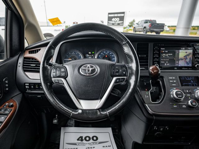 2018 Toyota Sienna XLE in Cars & Trucks in Barrie - Image 2