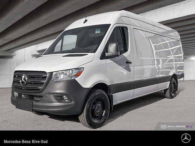 2024 Mercedes-Benz Sprinter 2500 170 Wheelbase High Roof RWD in Cars & Trucks in Longueuil / South Shore