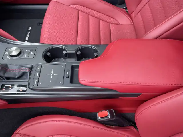 2023 Lexus IS IS 300 in Cars & Trucks in Laval / North Shore - Image 29