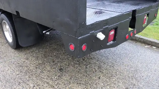 2009 international CF 600 City Star Side Dump Truck 3 Seater Die in Heavy Trucks in Richmond - Image 15