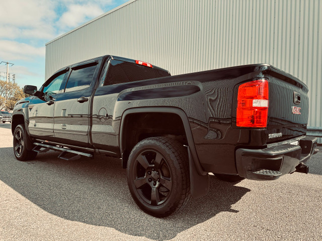 2017 GMC Sierra 1500 CREW CAB SLE  Z71 - ELEVATION PACKAGE 6.5F  in Cars & Trucks in Mississauga / Peel Region - Image 3