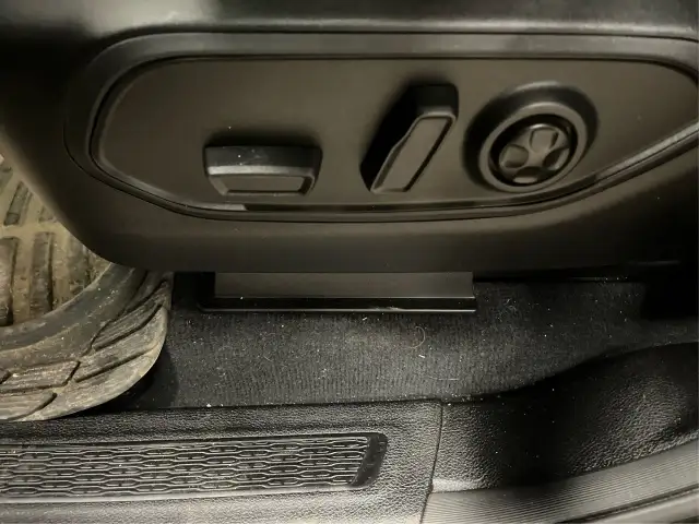 2024 Jeep Grand Cherokee L in Cars & Trucks in Strathcona County - Image 19