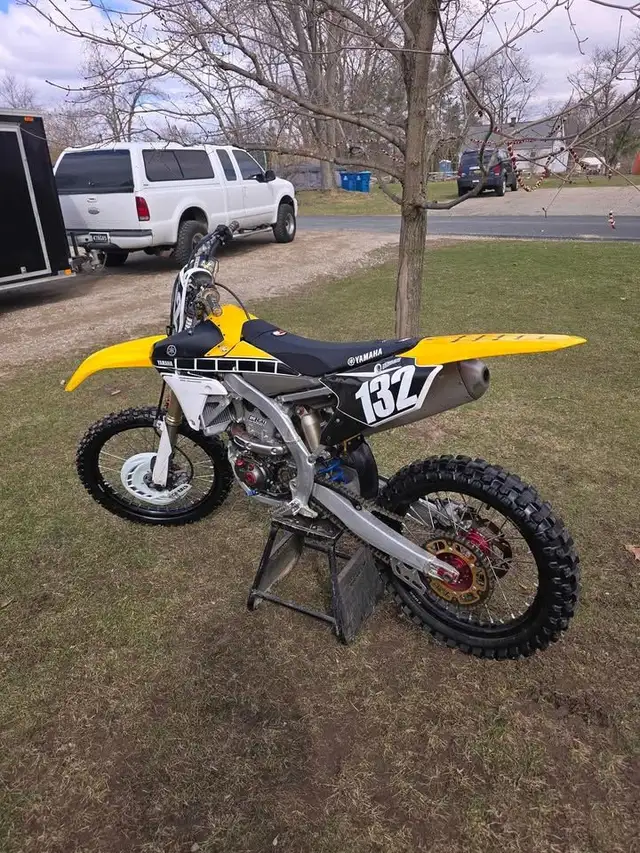 2016 YAMAHA YZF450 60TH ANNIVERSARY EDITION - YELLOW in Dirt Bikes & Motocross in Delta/Surrey/Langley - Image 4