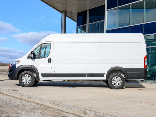 2024 Ram ProMaster Cargo Van SLT+ in Cars & Trucks in Barrie - Image 2