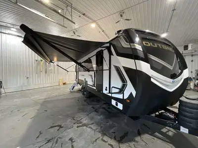This 2025 Keystone Outback 252RD is the perfect rig for your adventures and explorations. Ready to b...