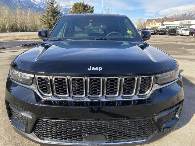  2024 Jeep Grand Cherokee Laredo in Cars & Trucks in Banff / Canmore - Image 2