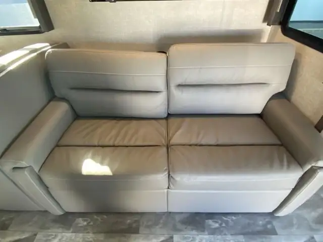 2023 Thor Motor Coach Windsport 34R in RVs & Motorhomes in Abbotsford - Image 30