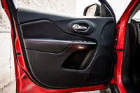 Off-Road Suspension, Apple CarPlay, Android Auto, Heated Mirrors! 6 LOCATIONS KINGSTON - (613) 384-5... (image 8)