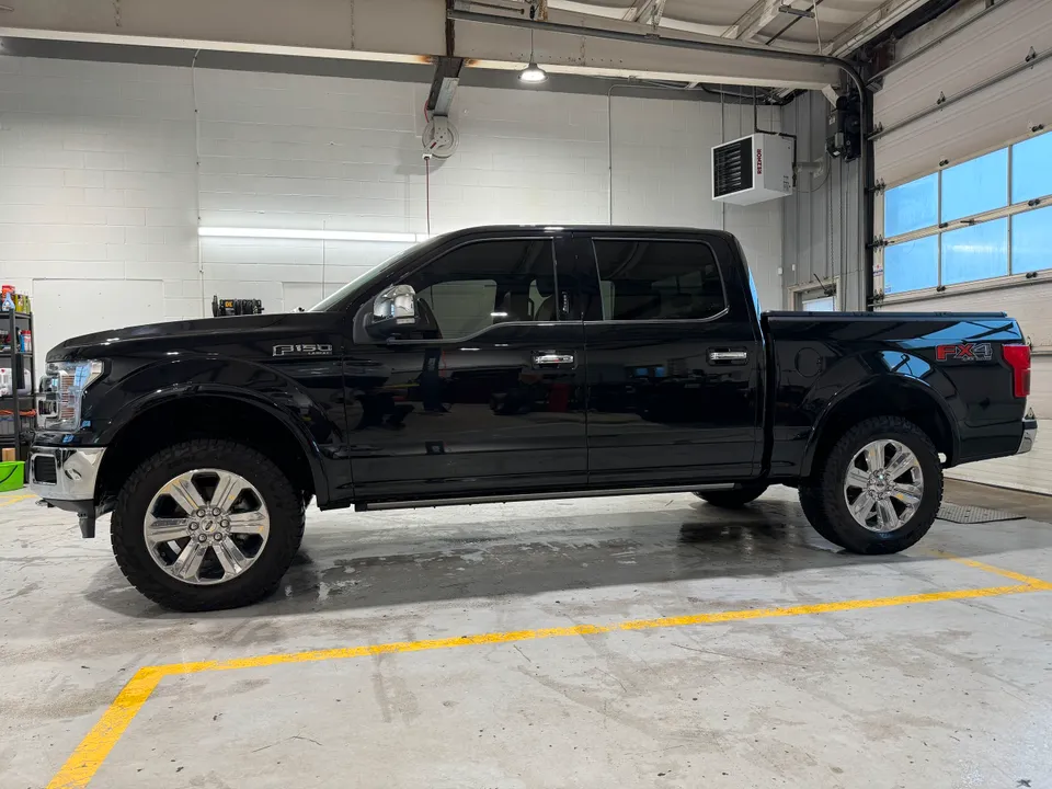 *** NICE! 2019 Ford F-150 Lariat 4x4 Only 119,000kms LOADED! ***