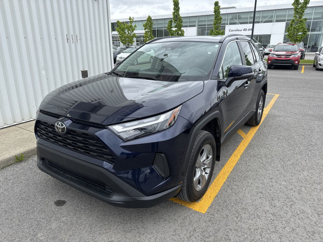 2022 TOYOTA RAV4 XLE AWD BAS KM ECRAN TOIT OUVR SIEGE+VOLANT CHA in Cars & Trucks in Laval / North Shore