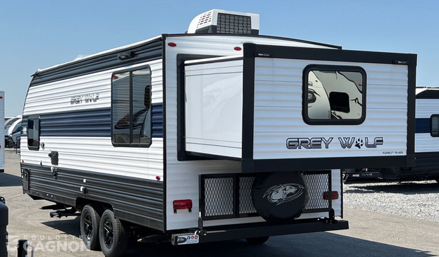 2023 Grey Wolf 19 SM Roulotte de voyage in Travel Trailers & Campers in Laval / North Shore - Image 4