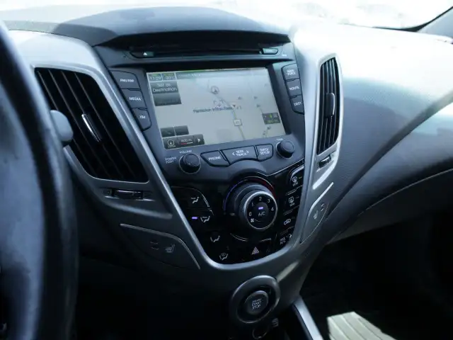 2012 Hyundai Veloster dans Autos et camions dans Penticton - Image 11