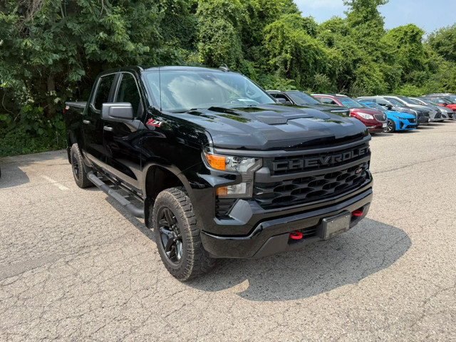 2023 Chevrolet Silverado 1500 Custom Trail Boss 2" FACTORY SU... in Cars & Trucks in London - Image 4