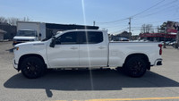2021 CHEVROLET SILVERADO 1500 RST 4X4 6.2L V8 256 000 KM 4 PORTES CREW CAB AUTOMATIQUE TOUTE EQUIPEE... (image 1)