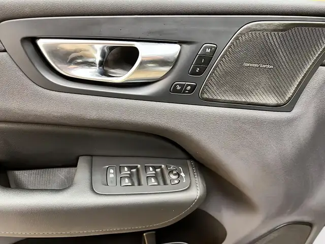 2024 Volvo XC60 B5 PLUS DARK CUIR TOIT PANO NAV 4RM in Cars & Trucks in Laval / North Shore - Image 26