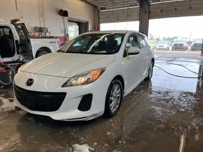 Air Conditioning, Electric Windows, Cruise Control, Tilt Wheel Engine: 4 L/100Km City: 7.7 L/100Km H...