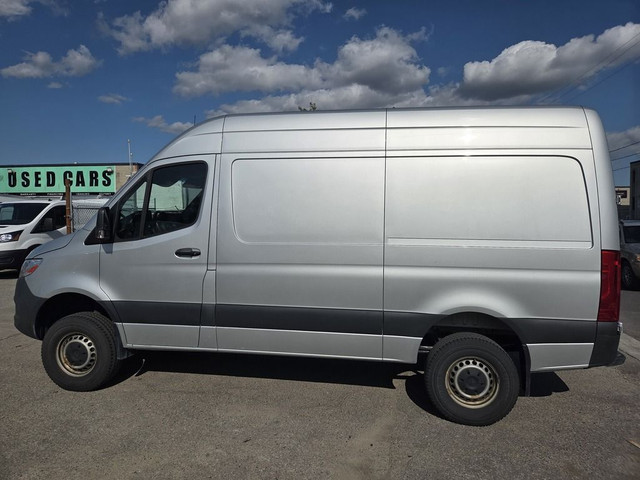 2021 Mercedes-Benz Sprinter Cargo Van 144WB - High Roof 4x4 3.0L in Cars & Trucks in City of Toronto - Image 4