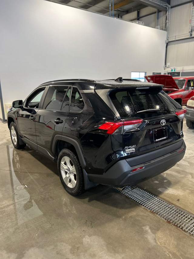 2019 Toyota RAV4 LE AWD Sièges chauffants Bluetooth Caméra de re in Cars & Trucks in Longueuil / South Shore - Image 3