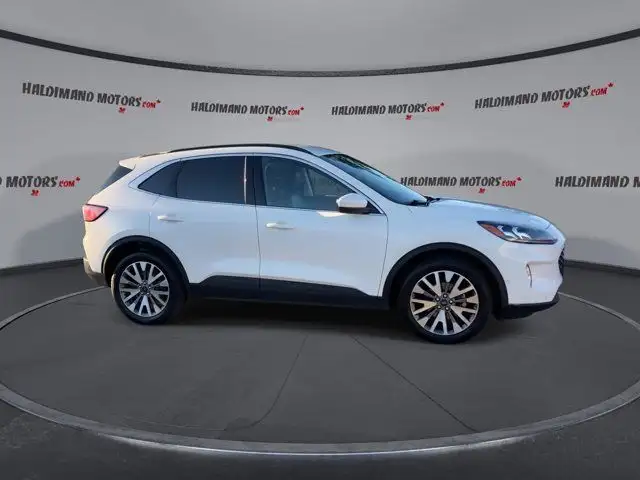 2021 Ford Escape Titanium in Cars & Trucks in Hamilton - Image 10