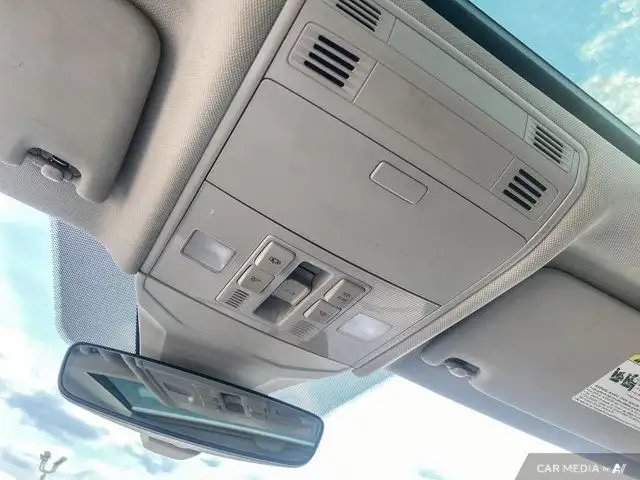 2021 Volkswagen Jetta Highline Sunroof Nav Capable in Cars & Trucks in St. Albert - Image 25