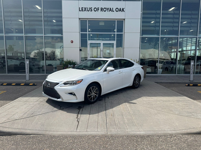 2016 Lexus ES 350 TOURING / ZERO ACCIDENTS / DEALER SERVICED in Cars & Trucks in Calgary