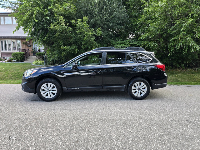 2017 Subaru Outback 2.5i Touring Sunroof , Heated Seats in Cars & Trucks in City of Toronto