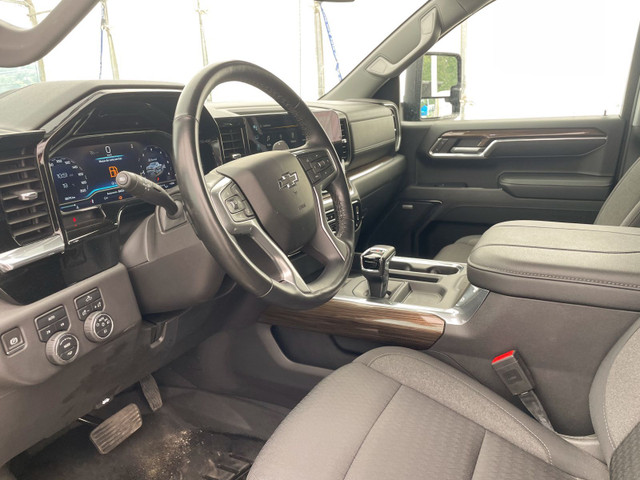 2023 Chevrolet Silverado 1500 RST CREW 4X4 V8 *SIÈGES / VOLANT C in Cars & Trucks in Laurentides - Image 3